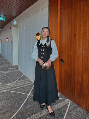 Efnan Skirt Suit in Black