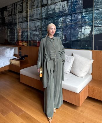 Esra Pants Suit in Khaki