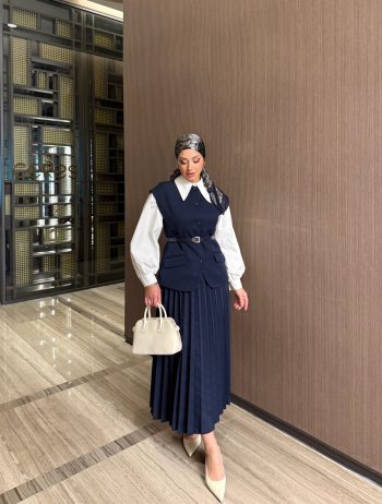 Serap Pleated Skirt Suit in Navy Blue