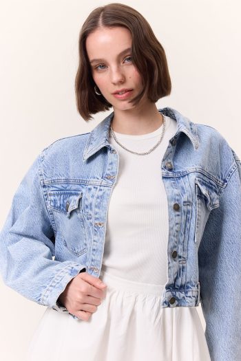 Cropped Denim Jacket With Pockets Light Blue