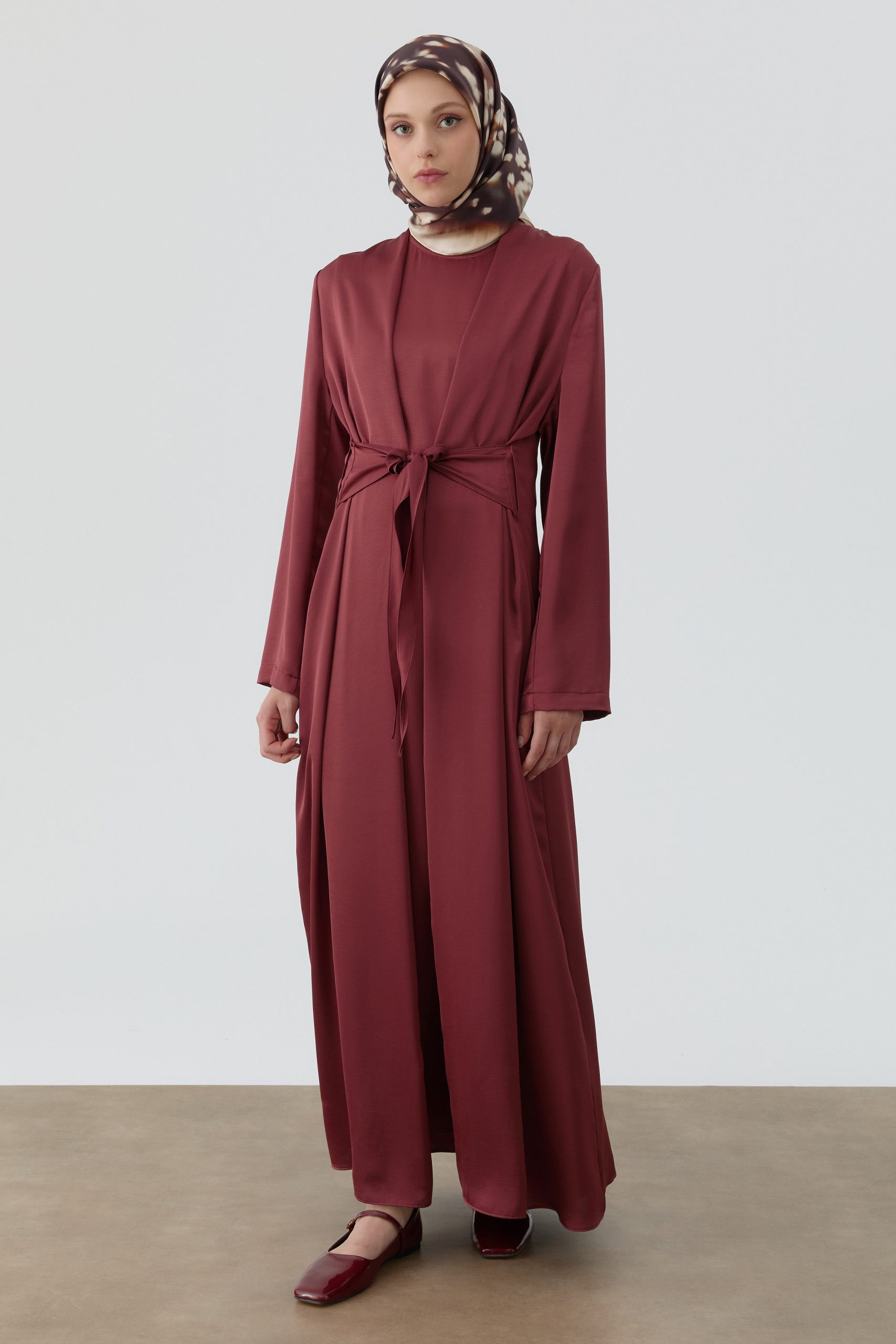 bedenden-kusakli-elbiseli-takim-bordo-105176.jpg