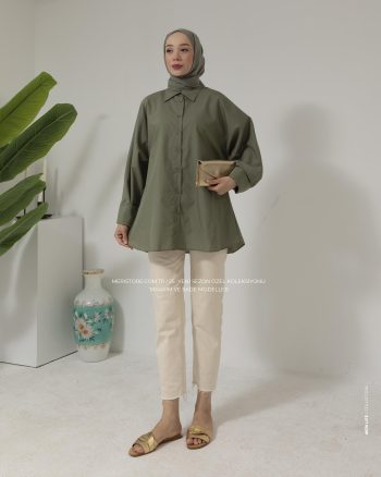 Waist-Tightened Khaki Shirt