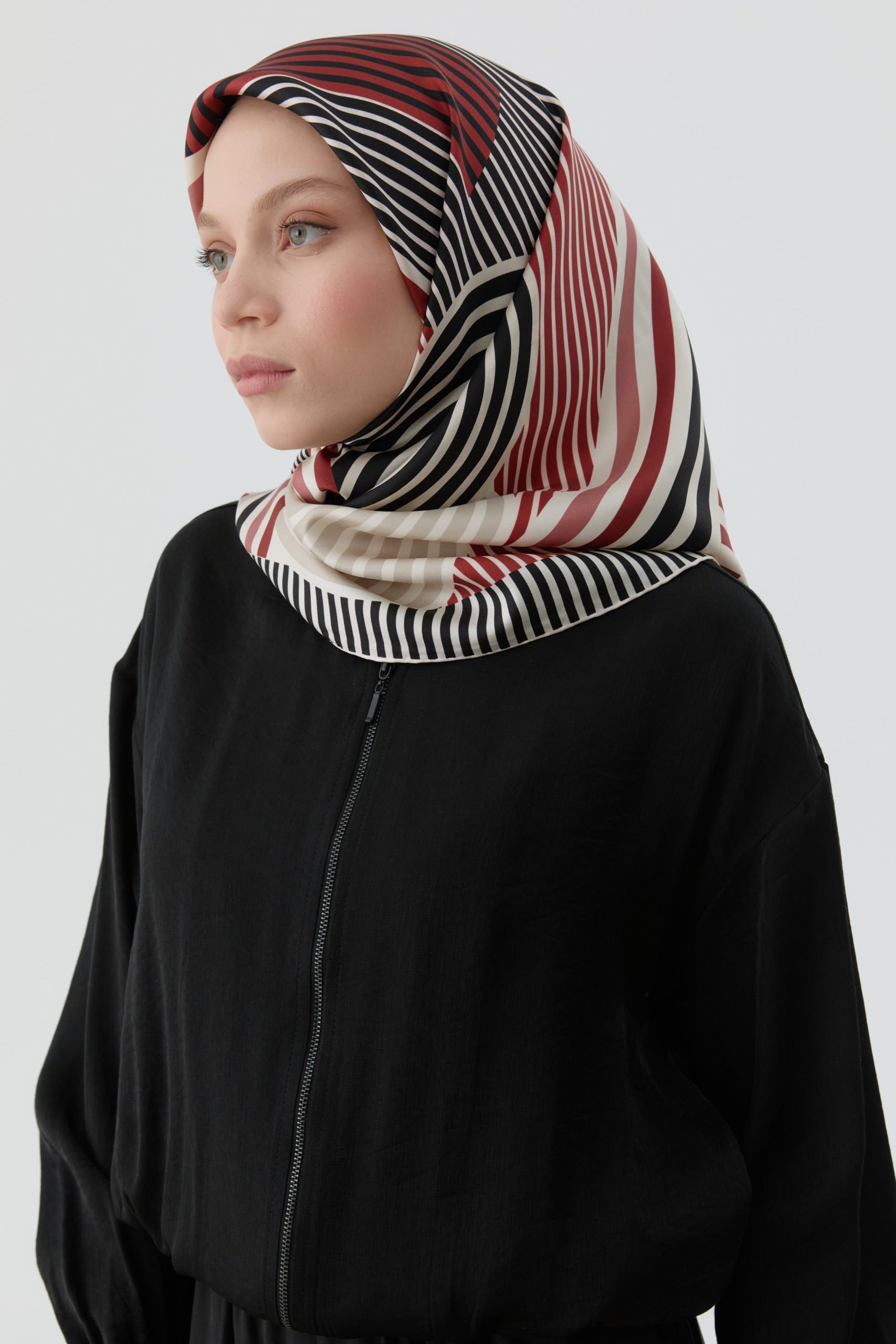 beli-lastikli-crop-ceket-siyah-103171.jpg