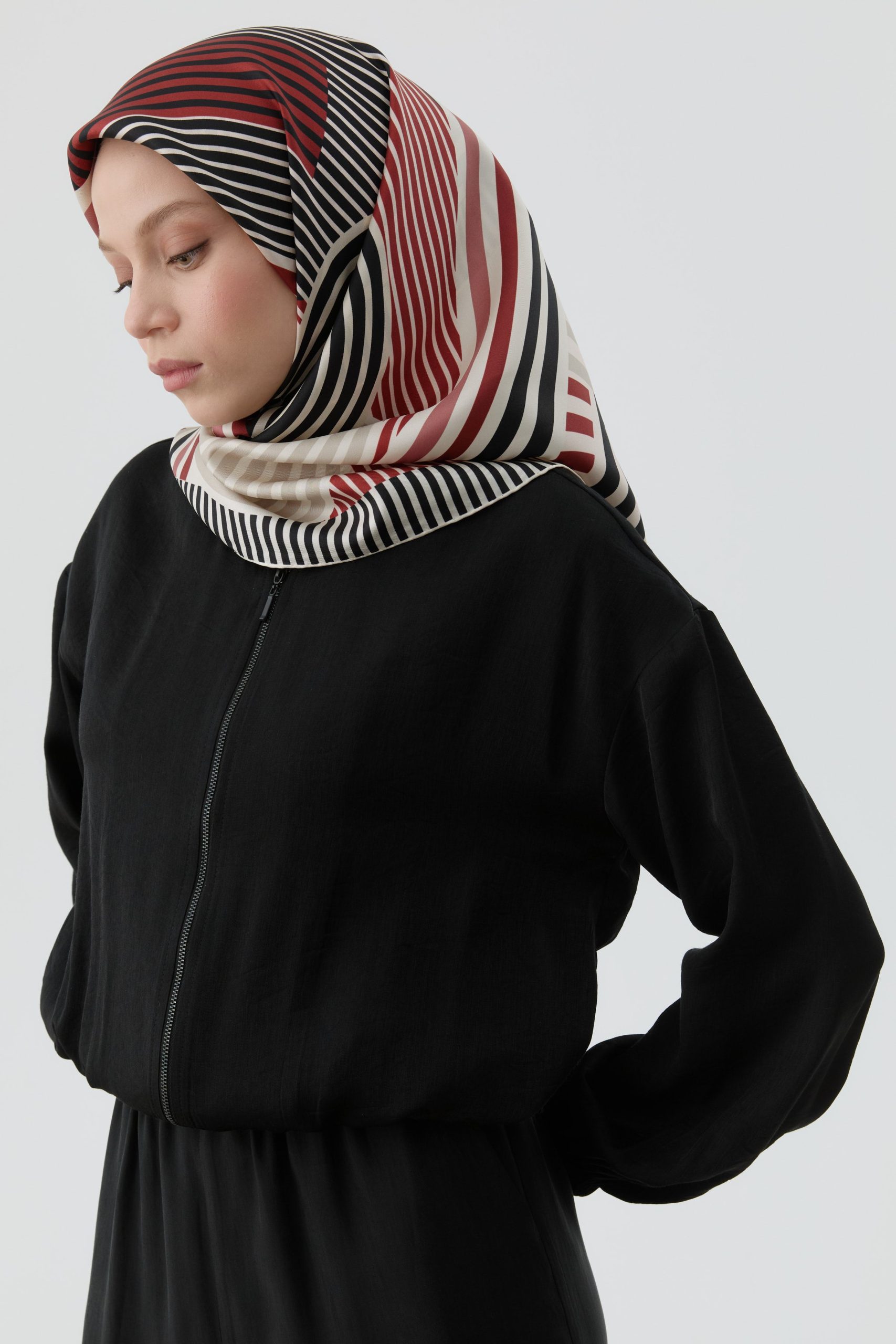 beli-lastikli-crop-ceket-siyah-103172.jpg