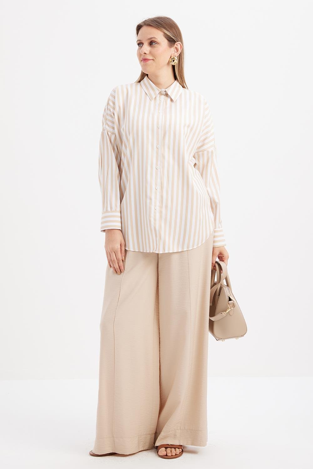 beyaz-bej-oversize-basic-gomlek-932-51.jpg