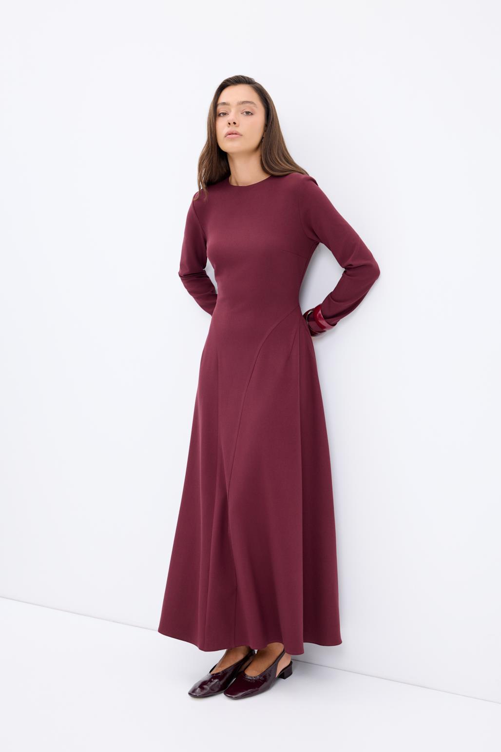 bisiklet-yaka-parcali-uzun-elbise-bordo-17597.jpg
