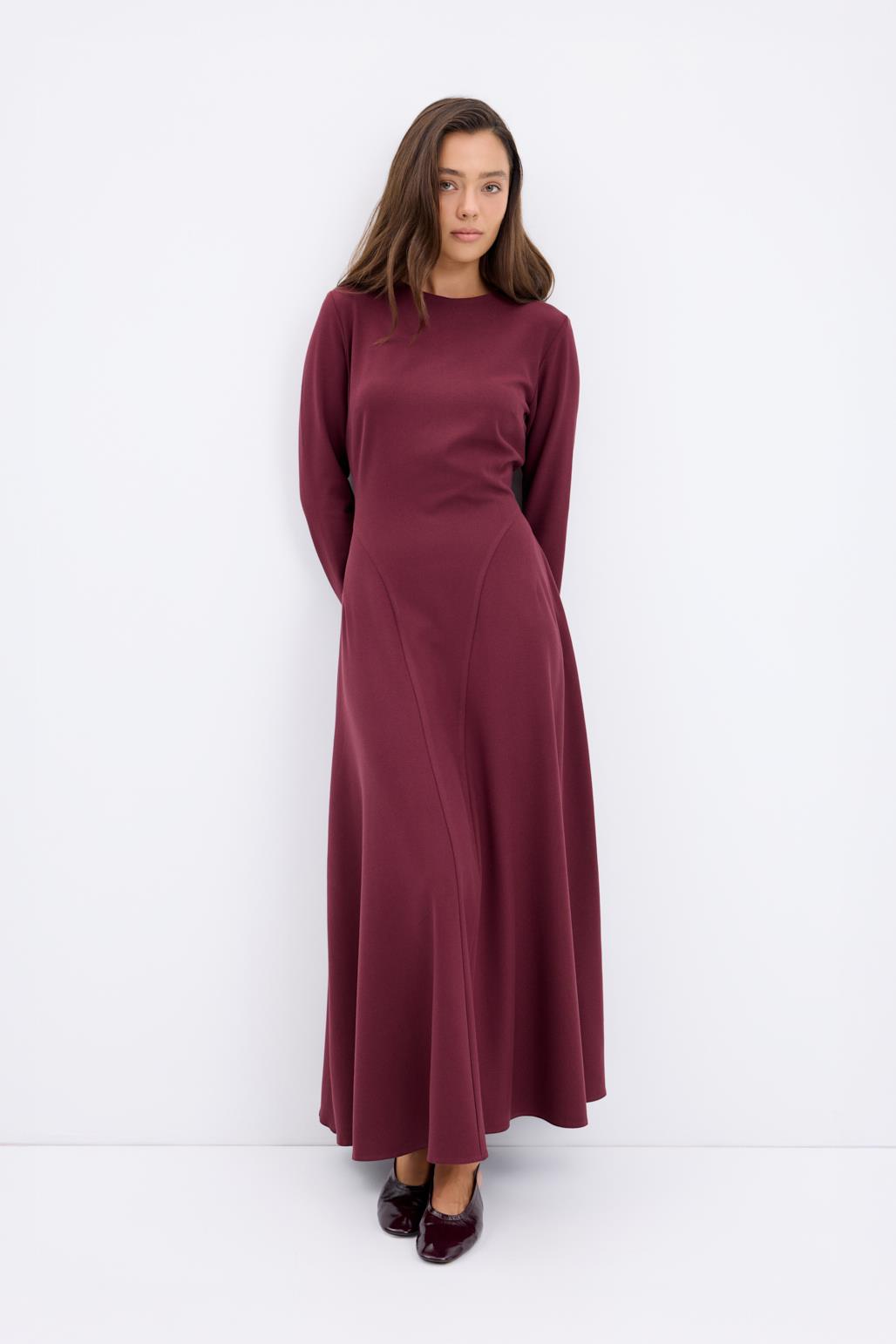 bisiklet-yaka-parcali-uzun-elbise-bordo-17598.jpg