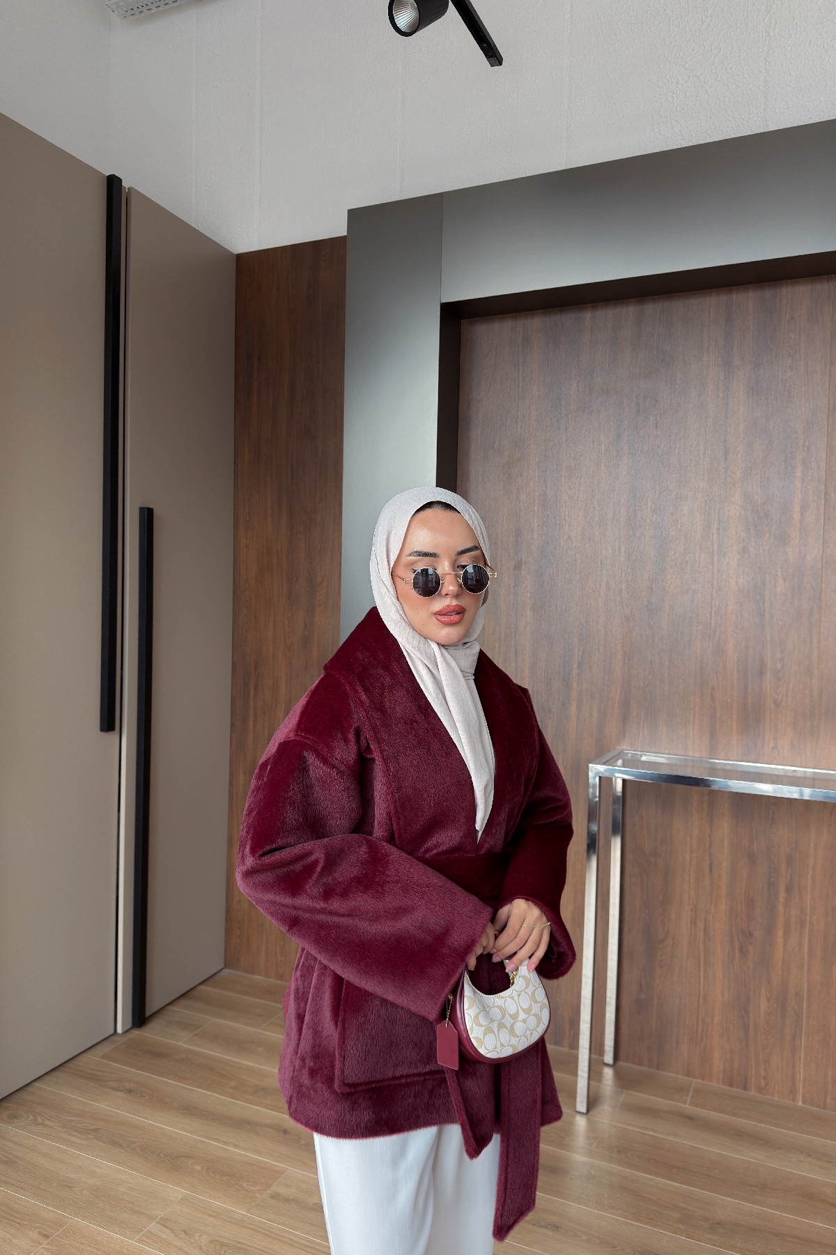 Edited in Tezza with: Cocoa, Saturation, Temperature, & Highlights