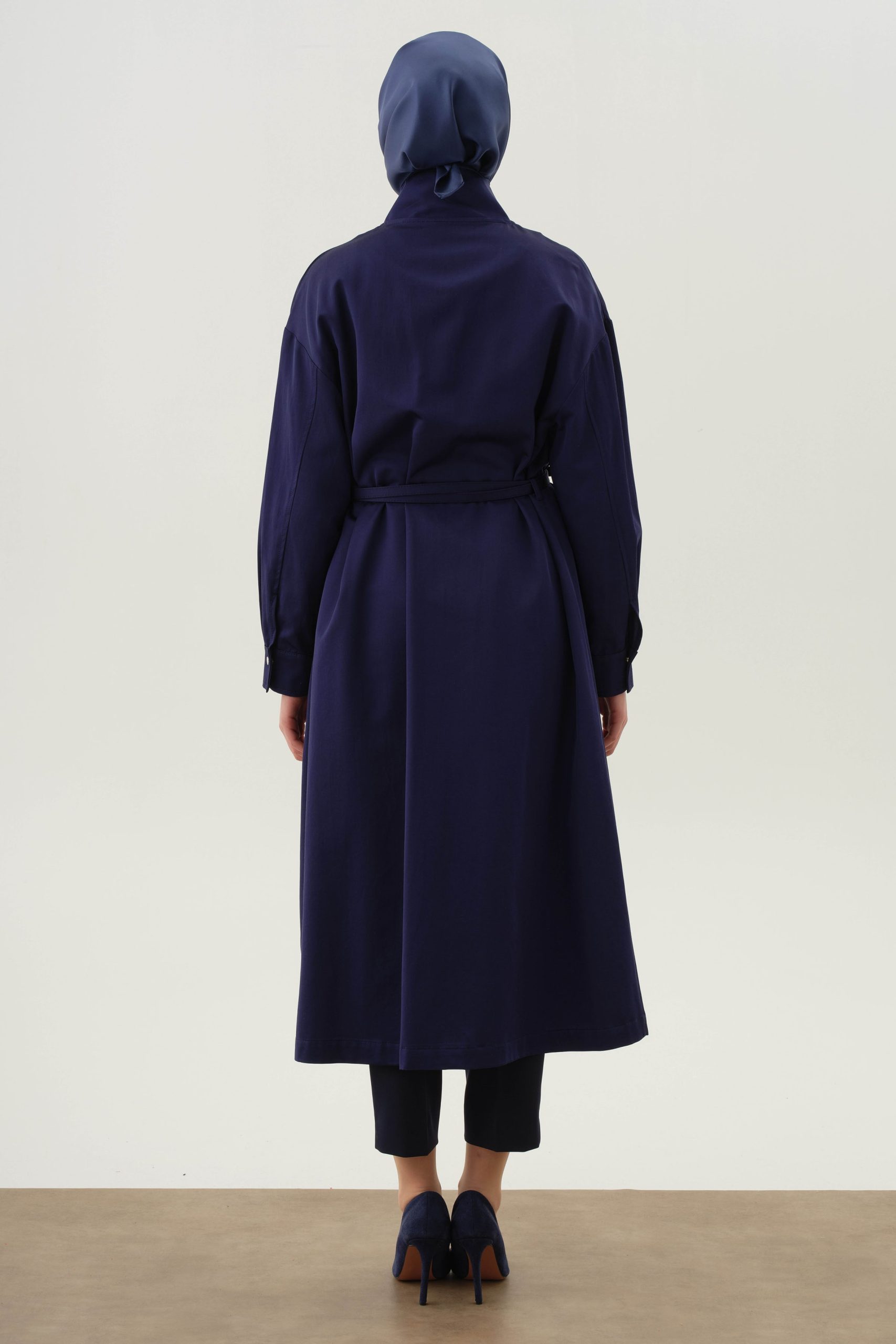 dik-yakali-kemerli-kap-indigo-99407.jpg