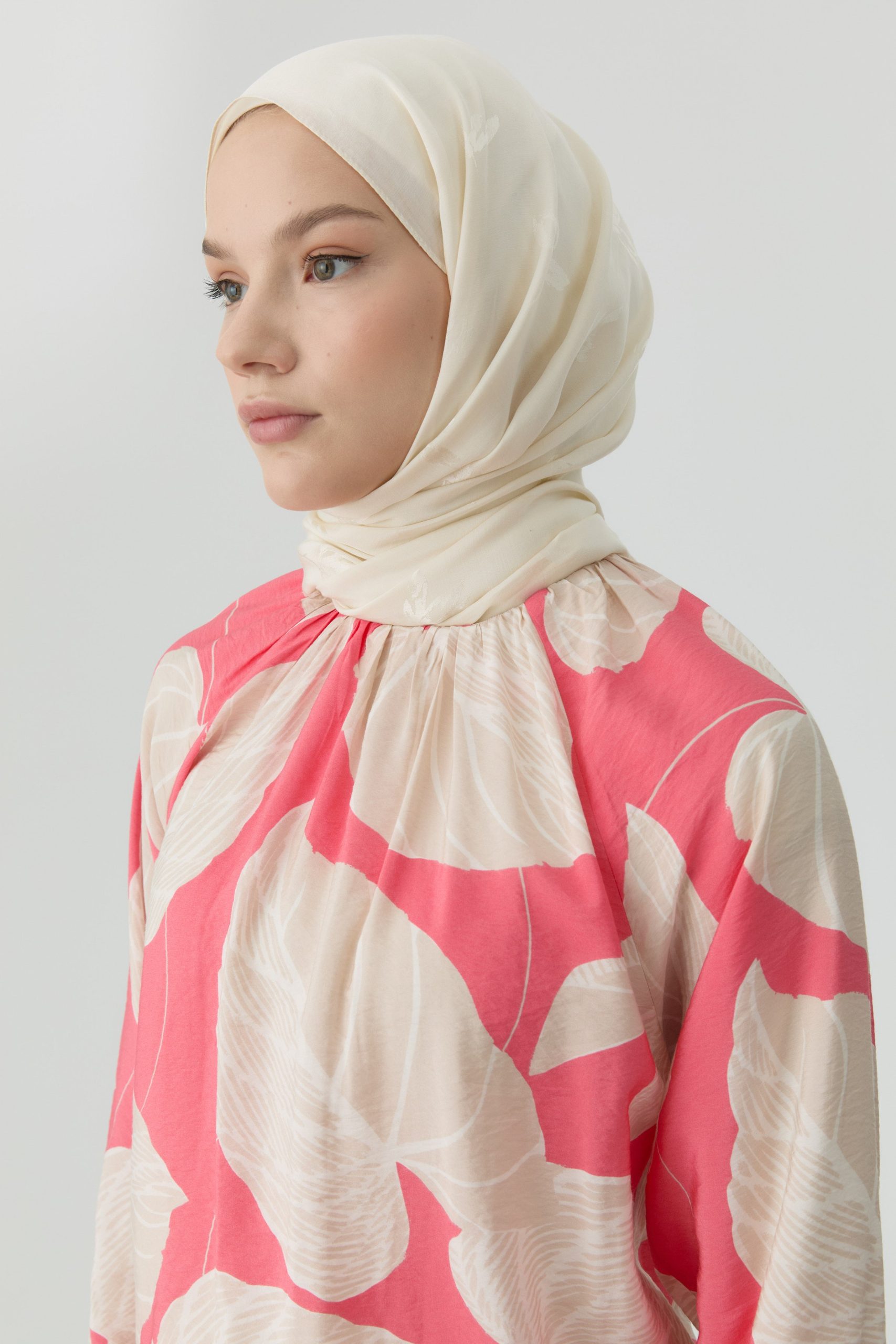 floral-desenli-buzgulu-bluz-pembe-103093.jpg