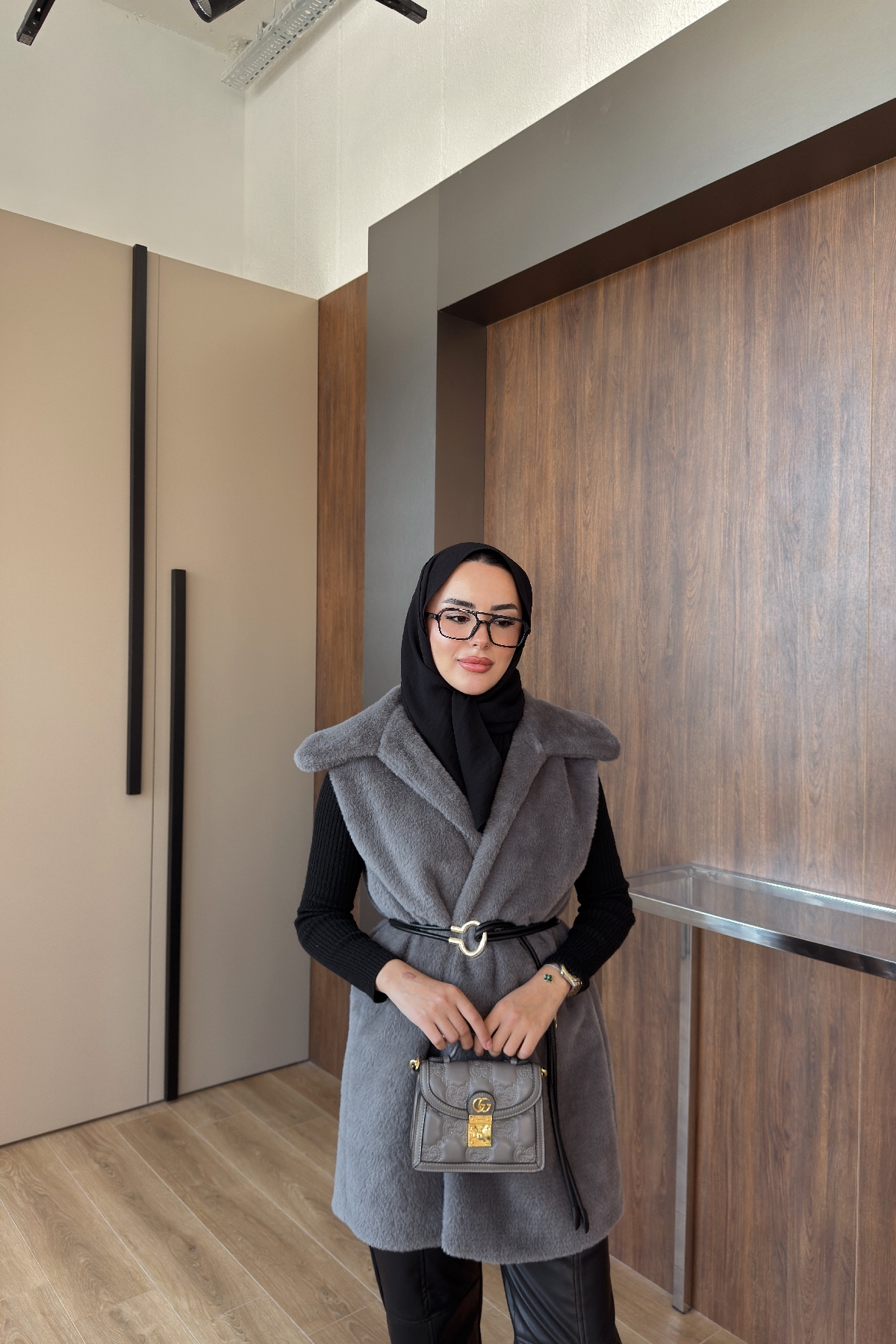 Edited in Tezza with: Cocoa, Temperature, & HSL