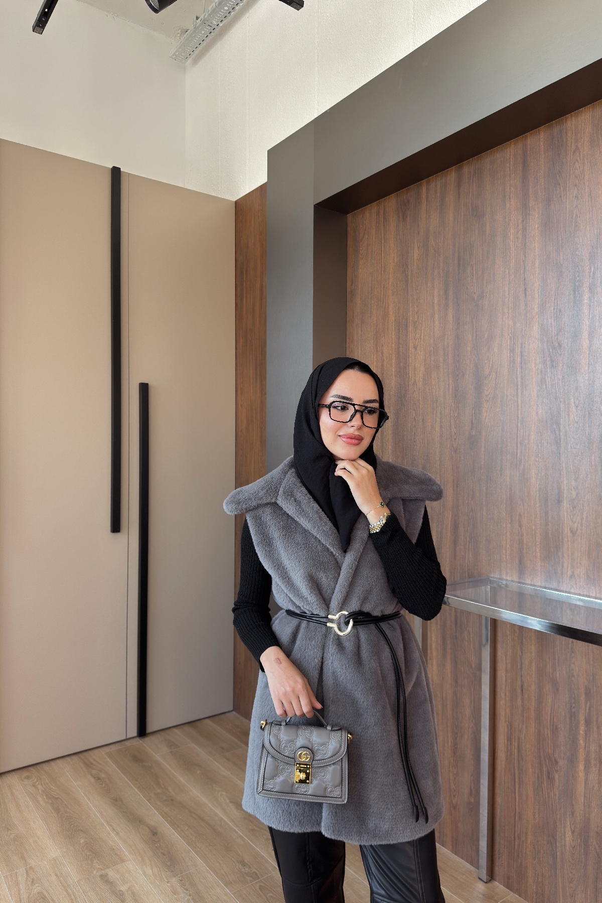 Edited in Tezza with: Cocoa, Temperature, & HSL