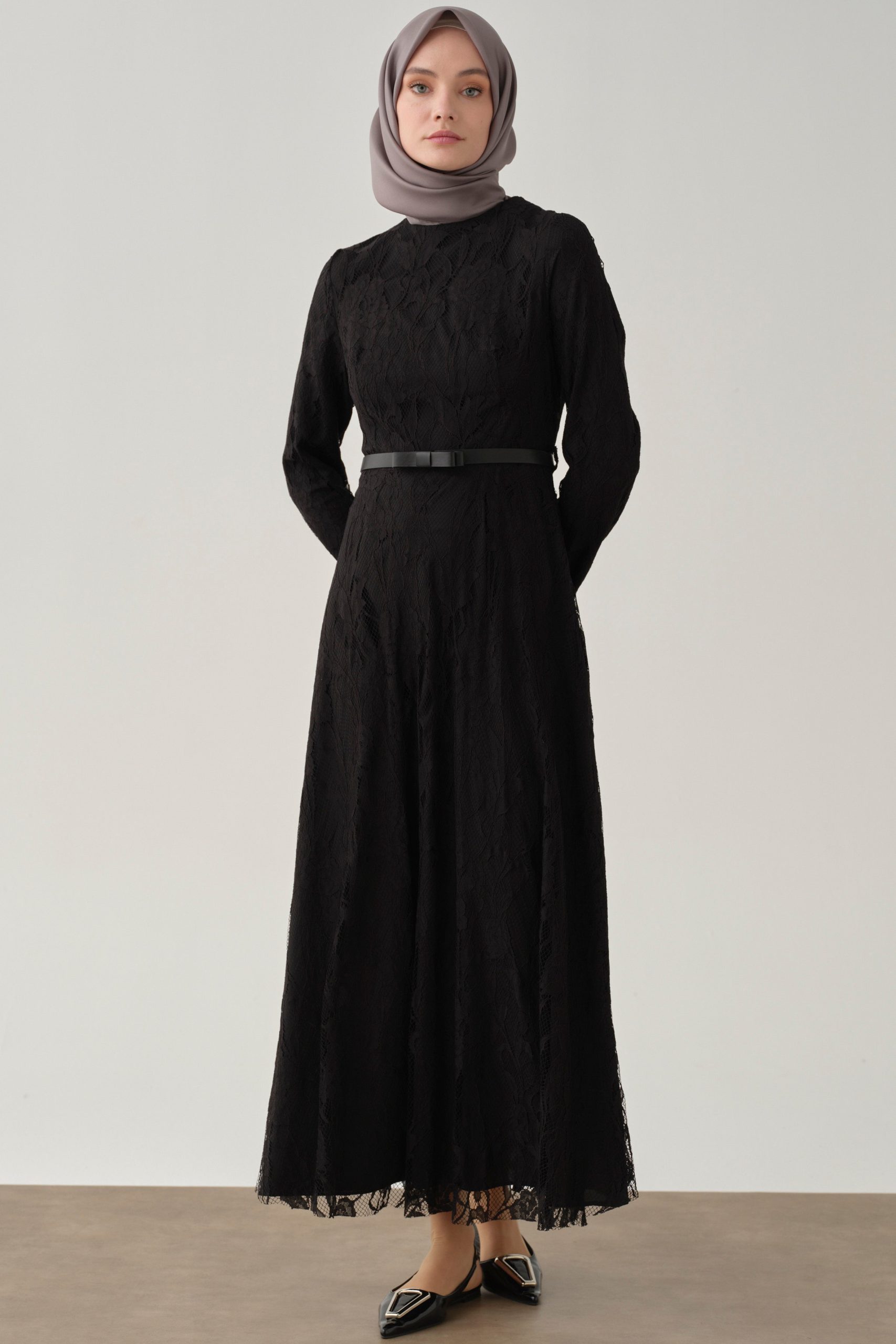 hazir-kemerli-dantel-elbise-siyah-97563.jpg