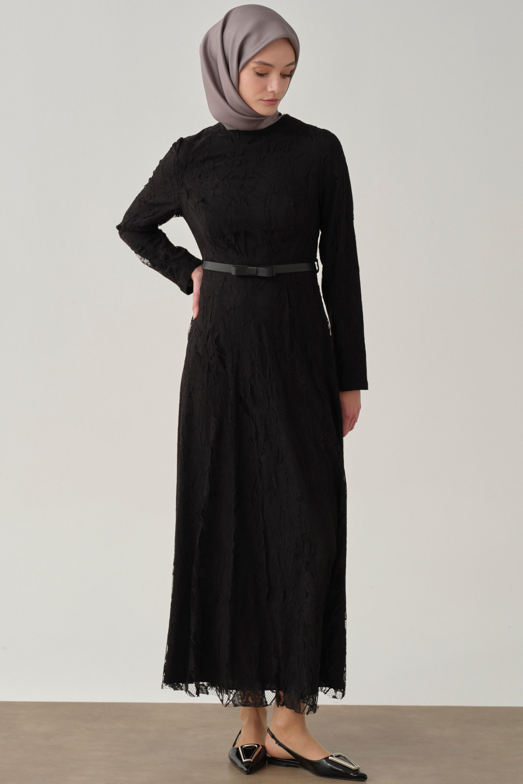 hazir-kemerli-dantel-elbise-siyah-97565.jpg
