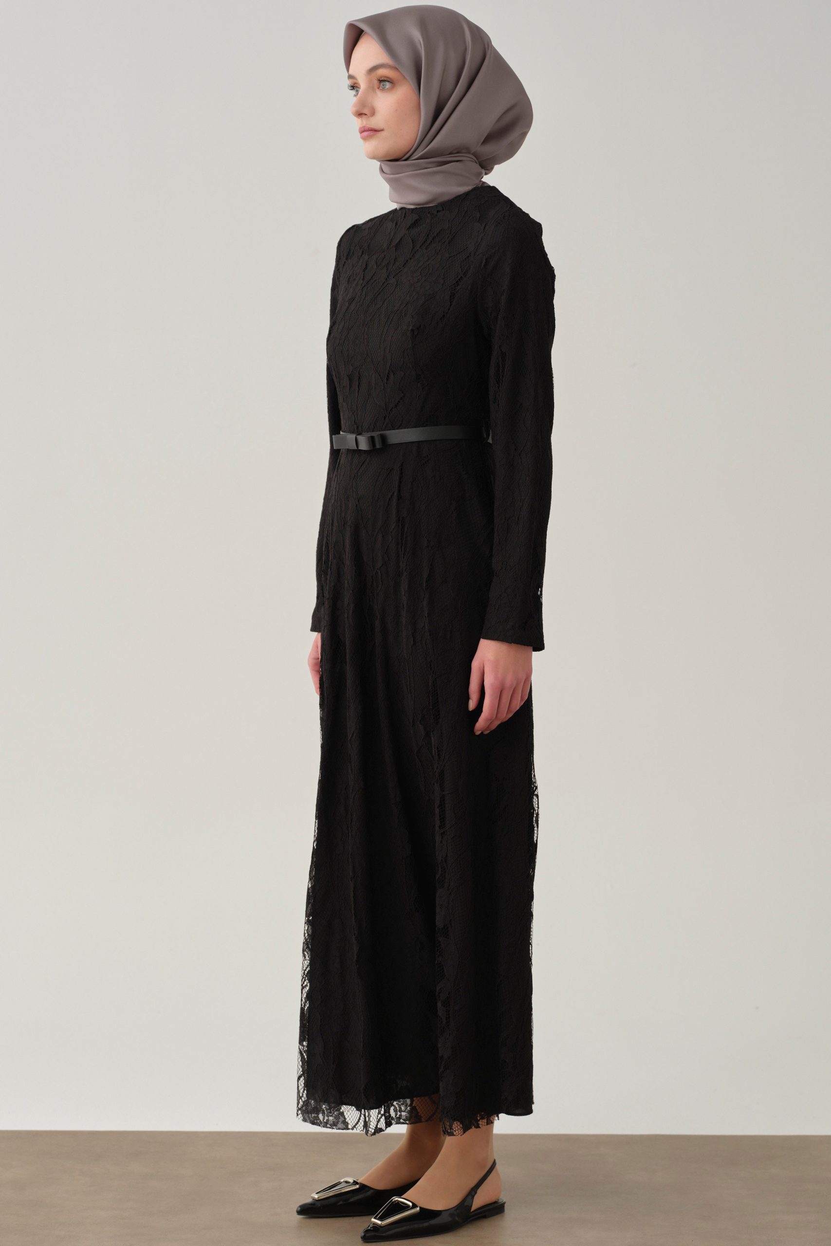 hazir-kemerli-dantel-elbise-siyah-97567.jpg