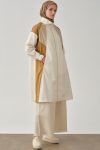 kesik-detayli-yagmurluk-ekru-camel-98426.jpg