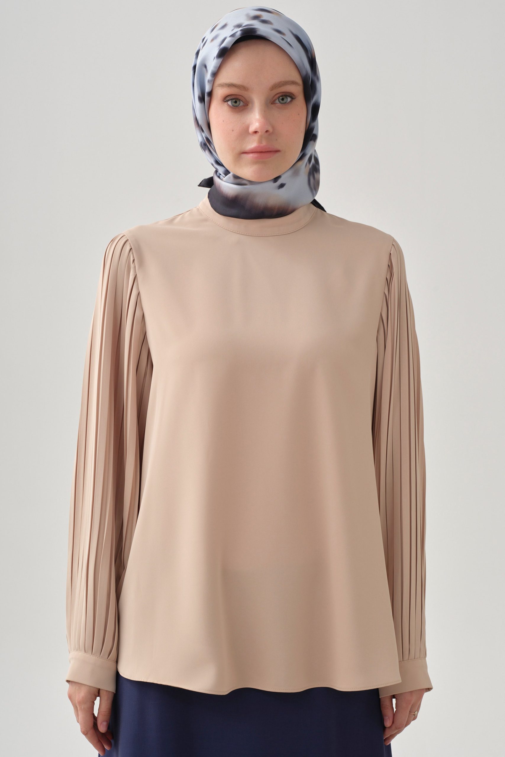 kollari-pliseli-bluz-ten-101485.jpg