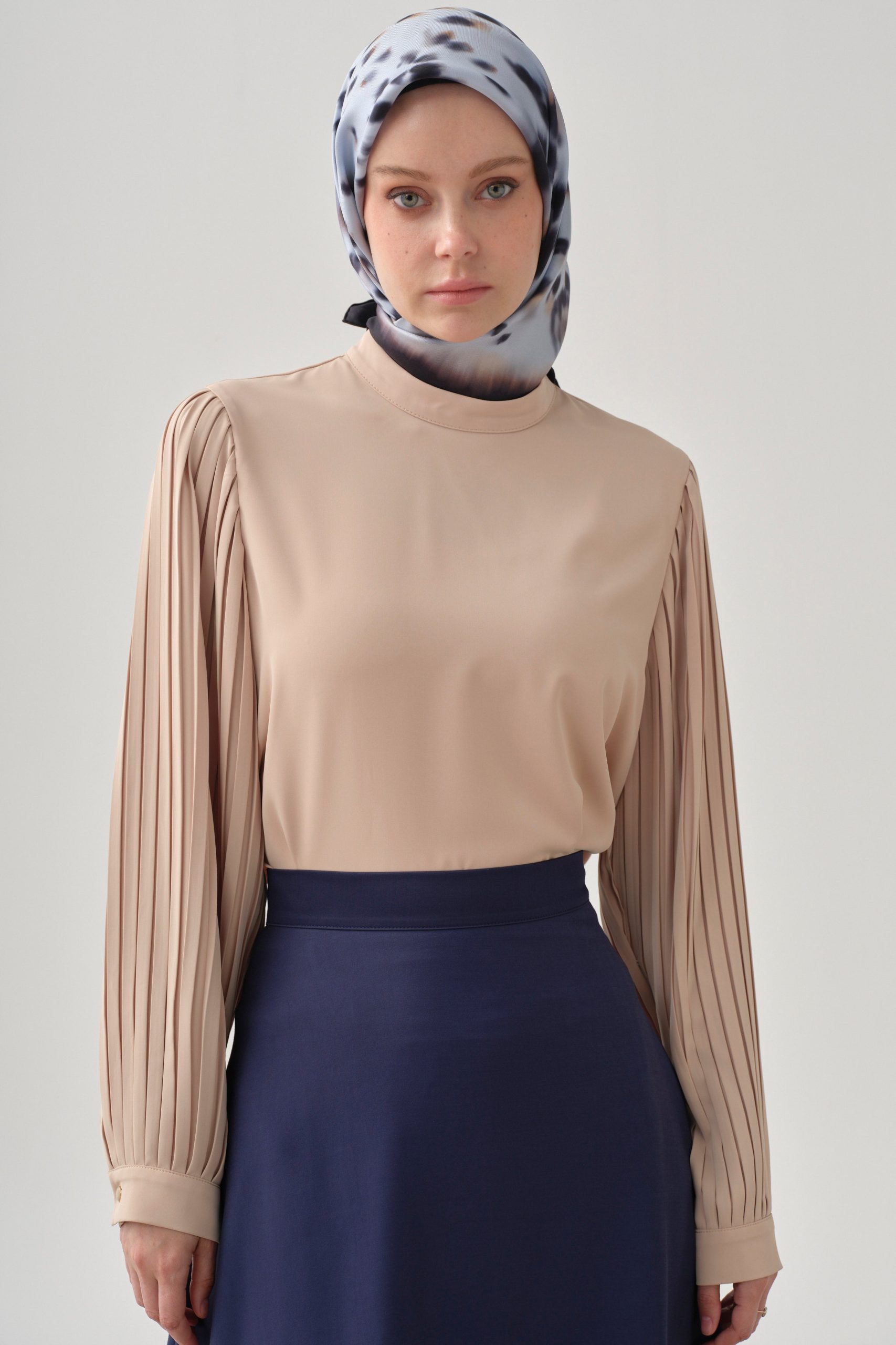 kollari-pliseli-bluz-ten-101488.jpg