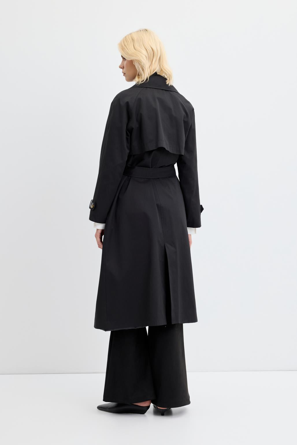kruvaze-yaka-astarli-uzun-trenckot-siyah-17512.jpg