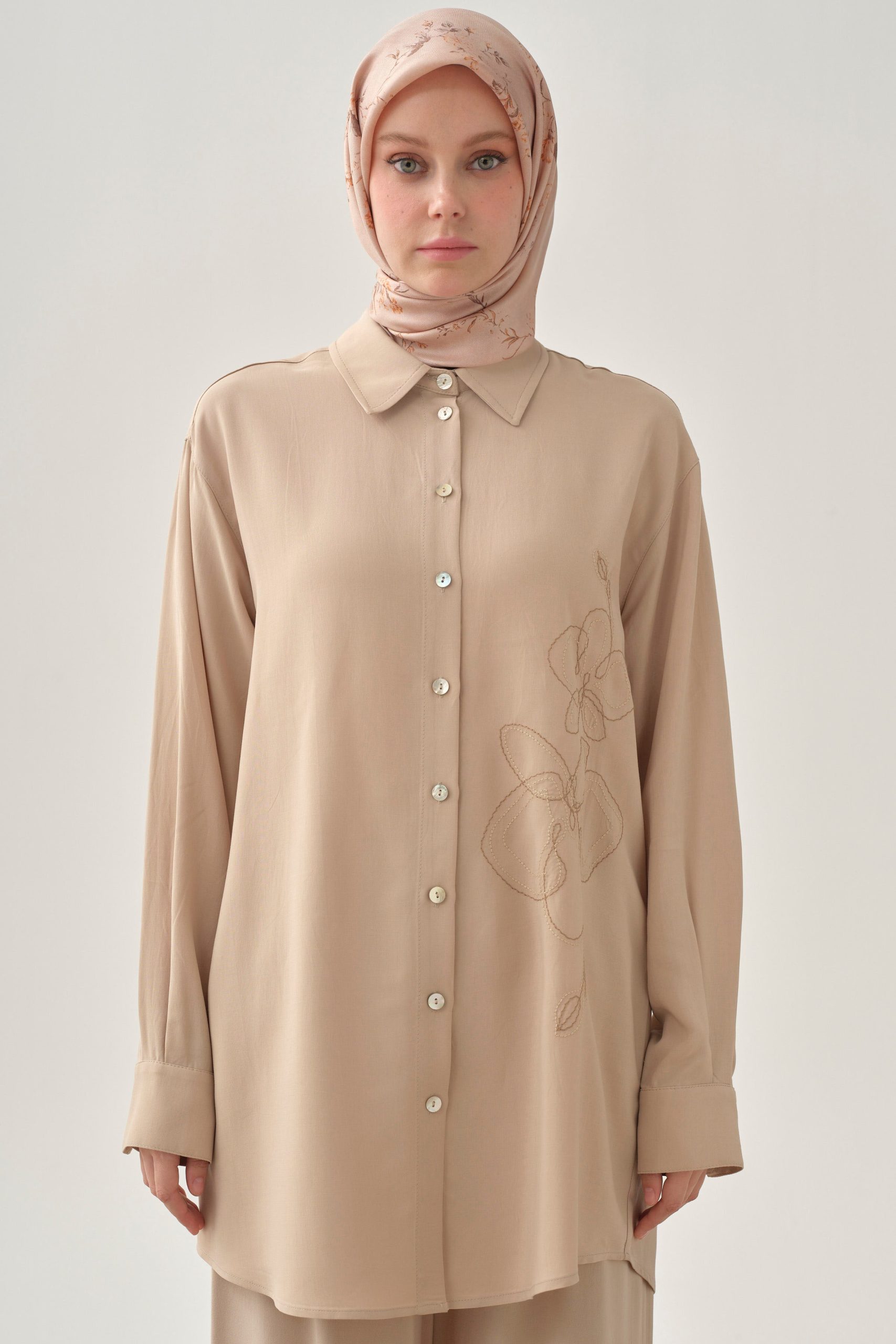 nakisli-dusuk-kollu-gomlek-bej-102738.jpg