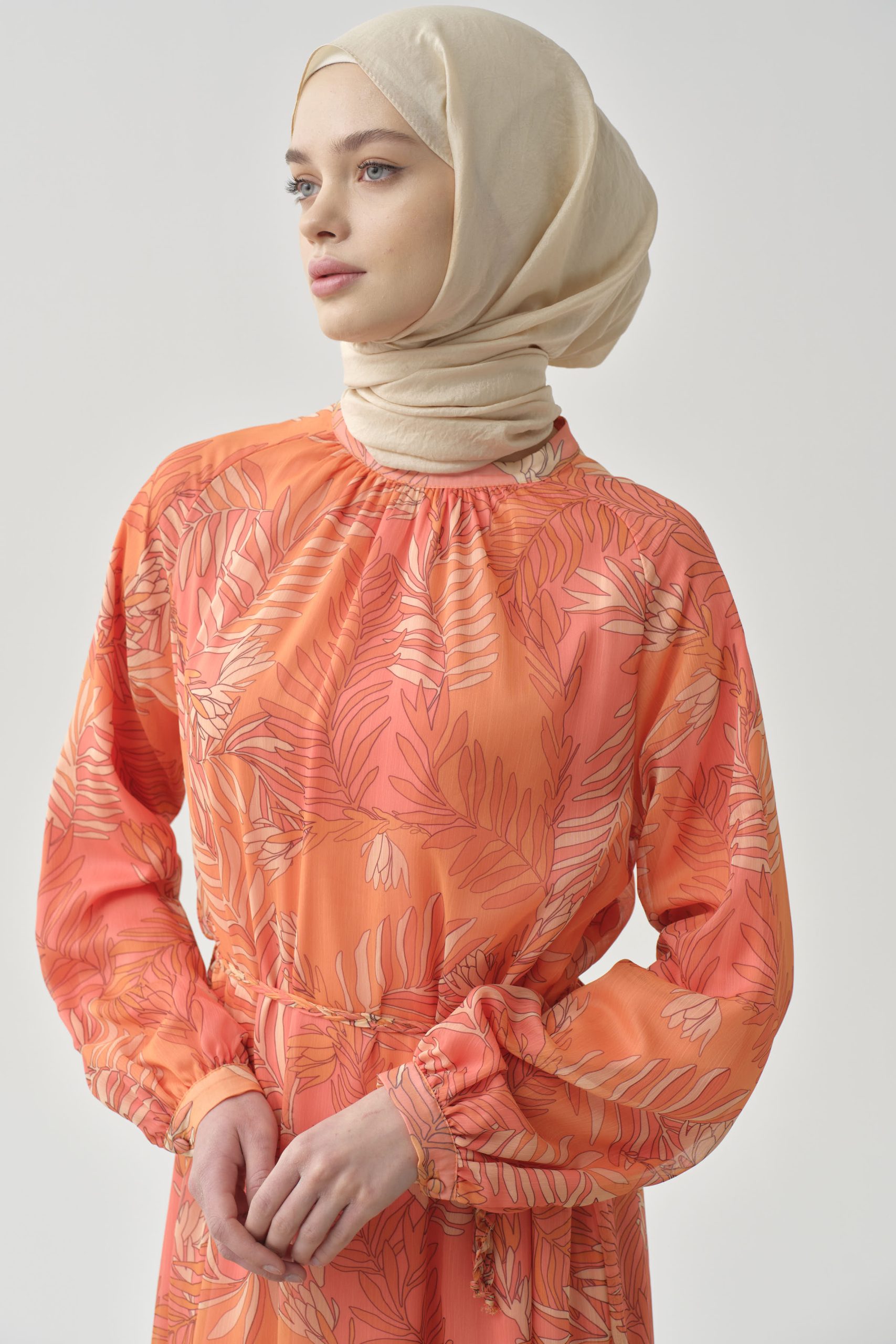 orgu-kemerli-desenli-sifon-elbise-oranj-95025.jpg