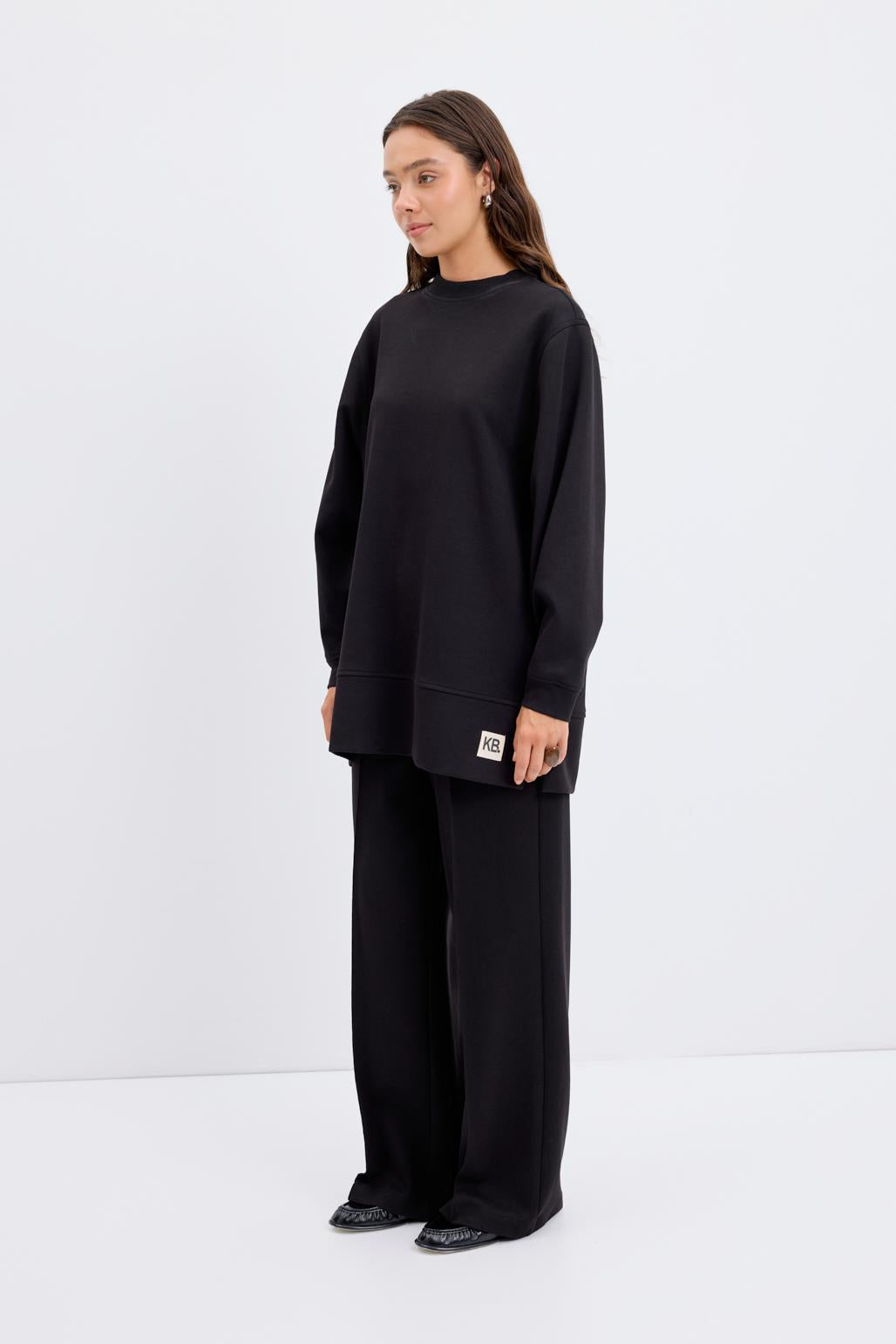 oversize-yandan-yirtmacli-sweatshirt-siyah-17199.jpg