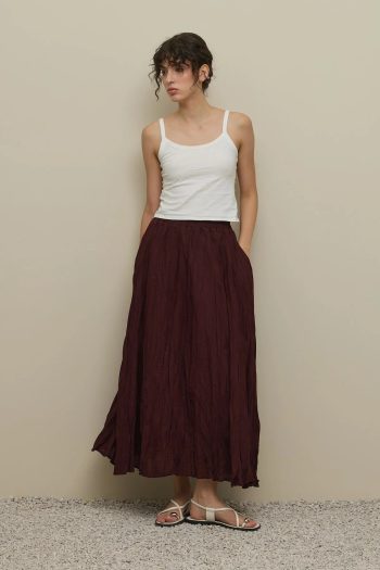 تنورة بوردو بتصميم مطوي