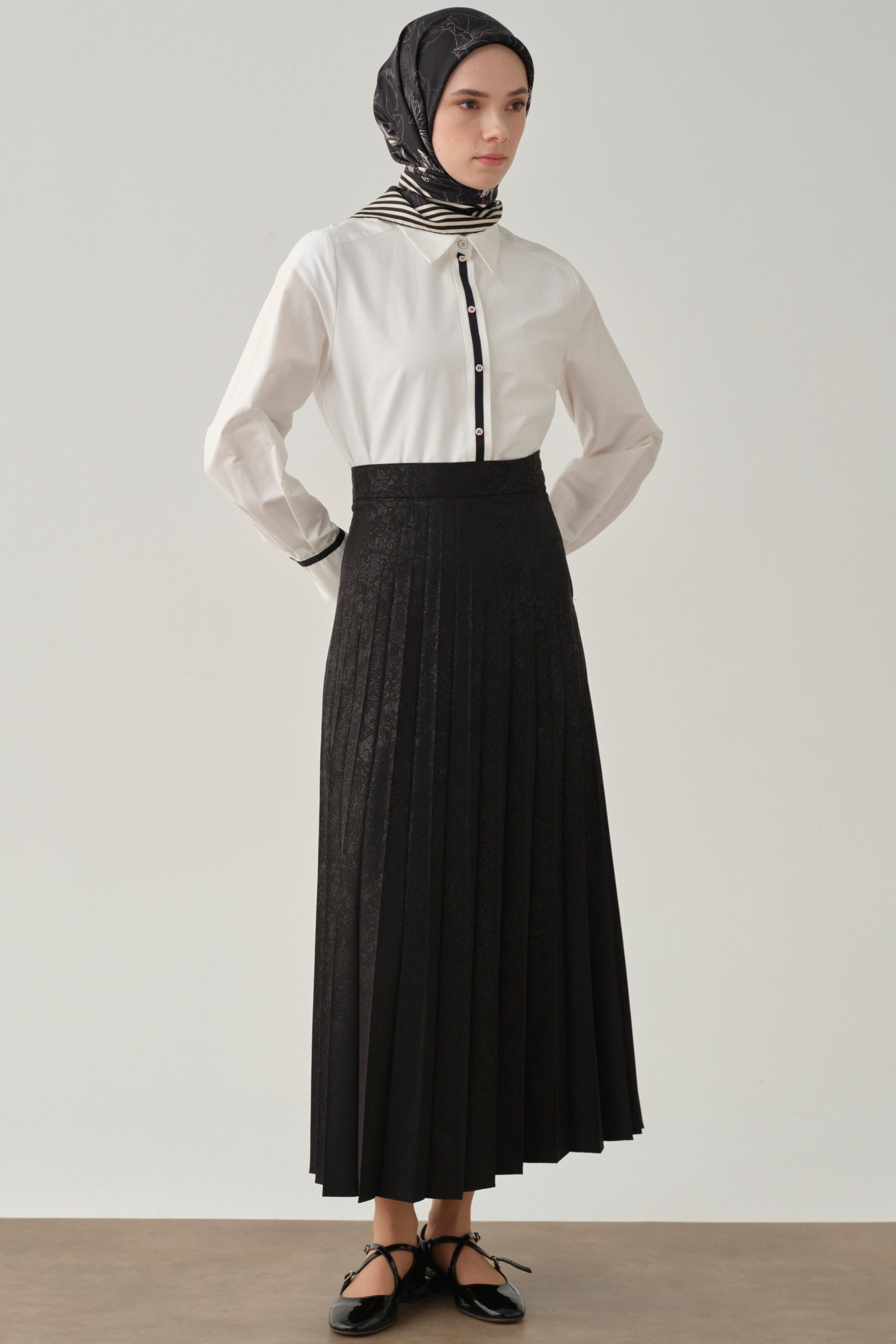 plisoley-etek-siyah-98079.jpg