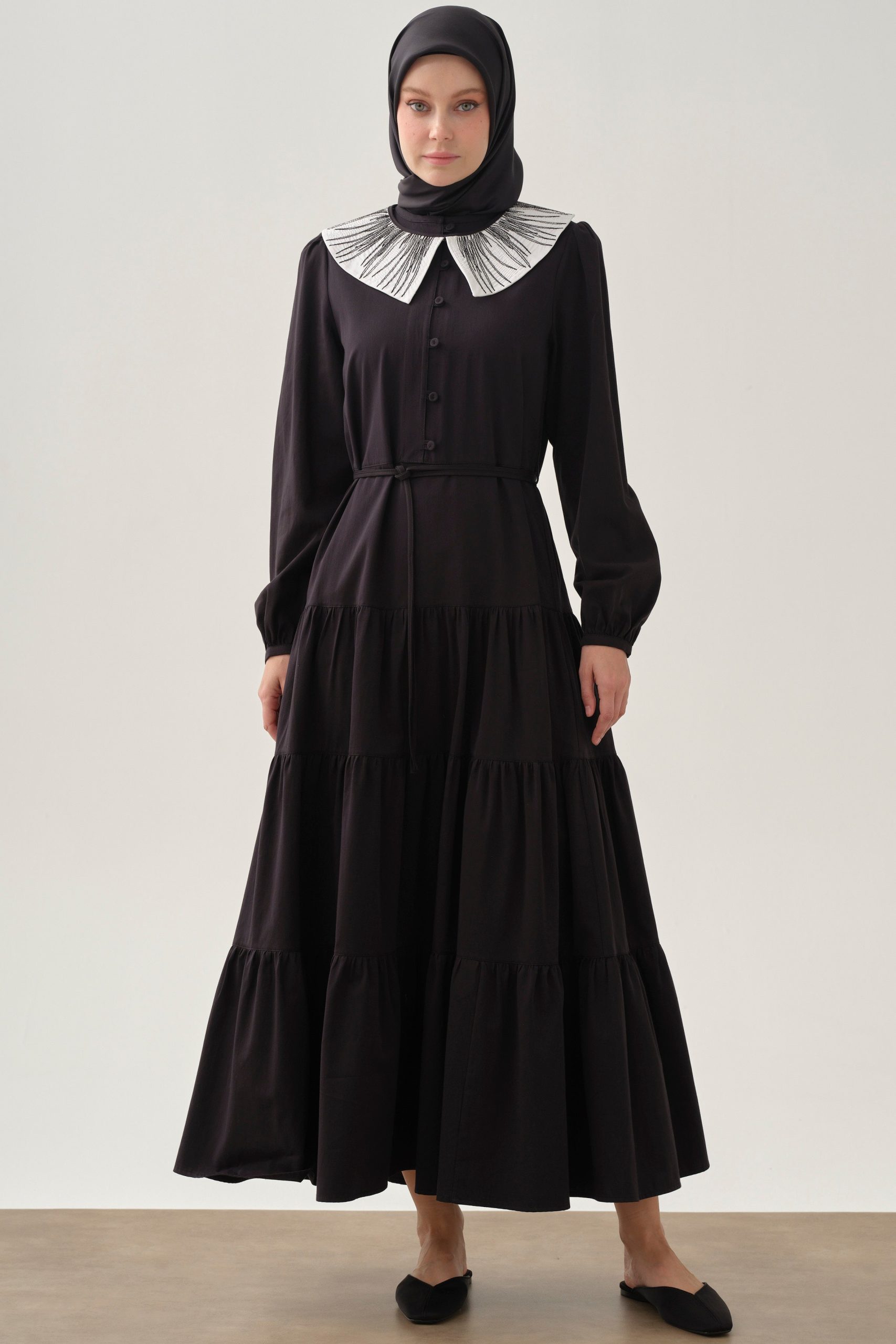 seyyar-yakali-cingene-etekli-elbise-siyah-102466.jpg