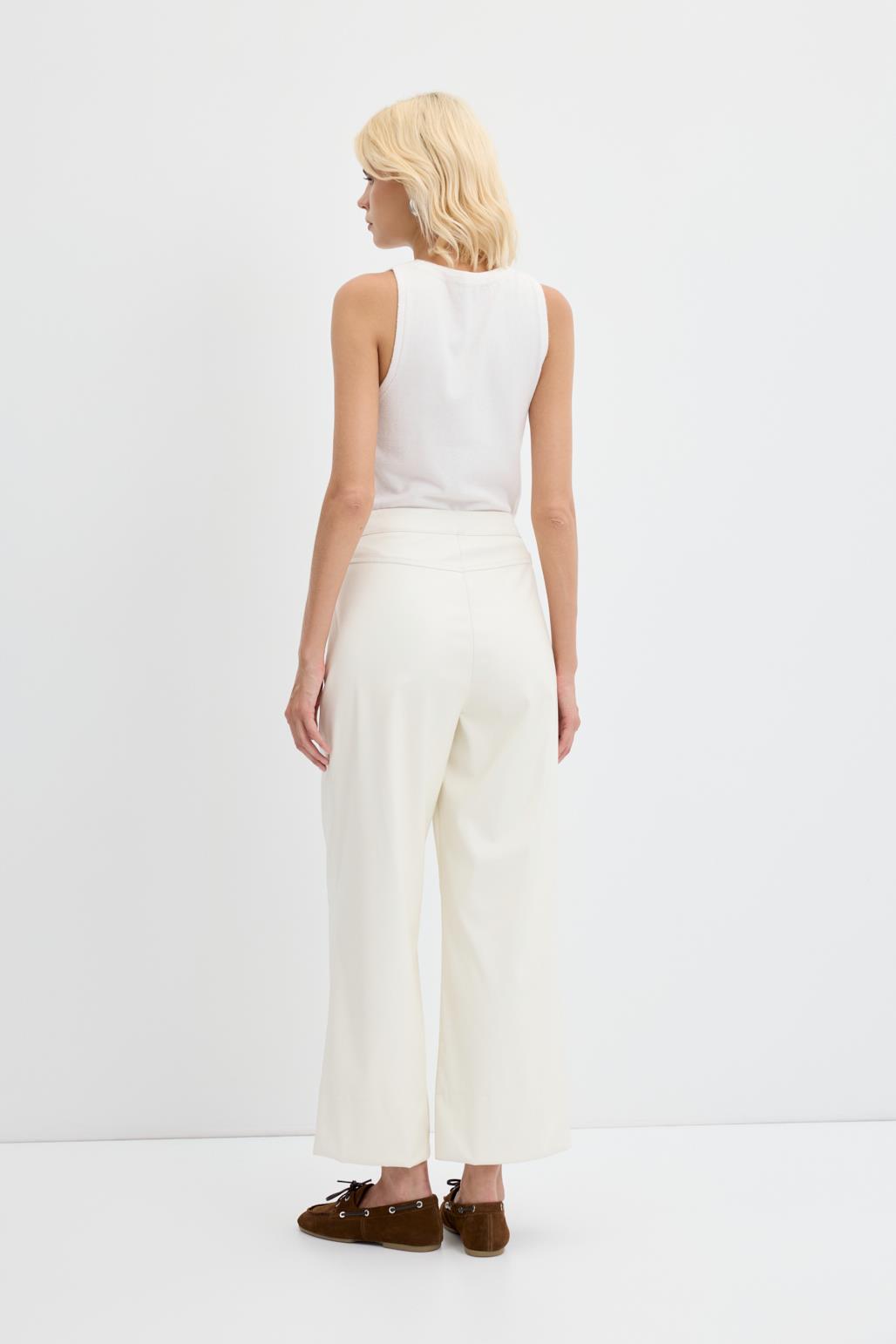 yuksek-bel-nervur-dikisli-deri-pantolon-ekru-17565.jpg
